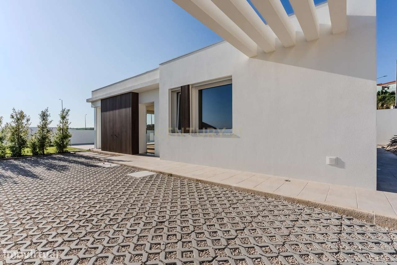 Moradia T3 em Capelas: Tranquilidade e Conforto a 5 Minutos do Centro - Grande imagem: 4/28