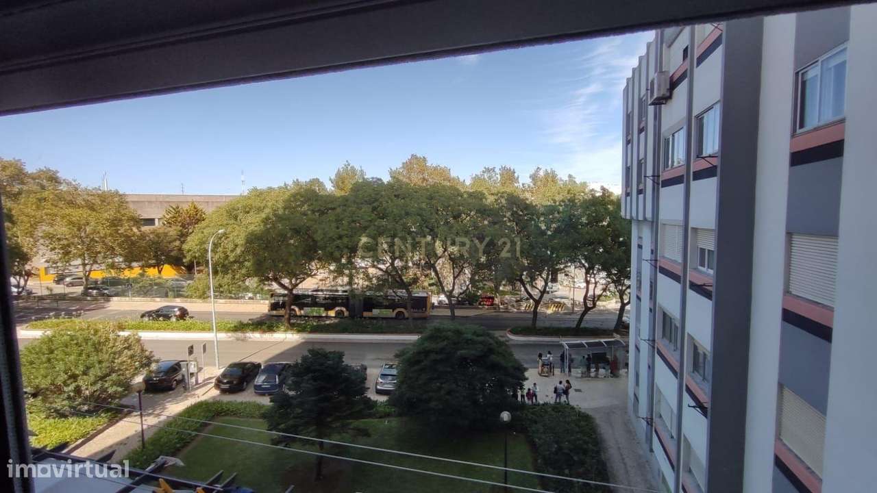 Magnífica propriedade T2 em Linda-A-Velha, Lisboa-24