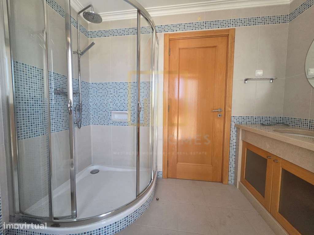 Moradia T5 com piscina + Apartamento T3, em centro de Lagoa (Algarve)-42