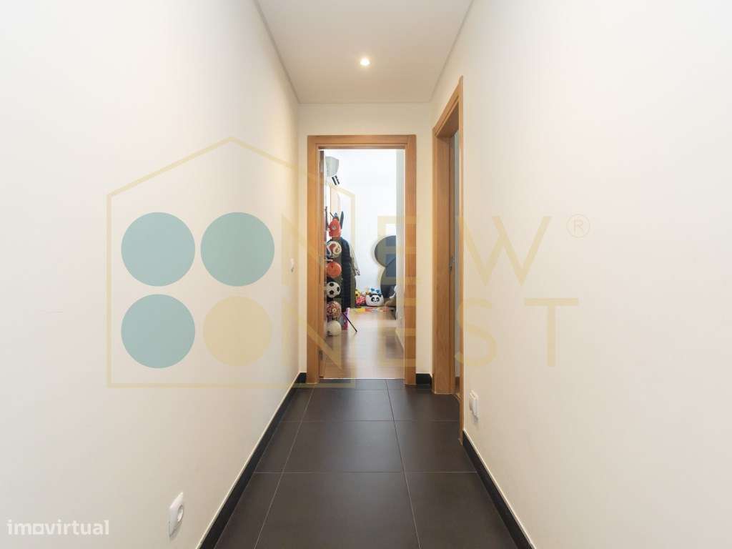 Apartamento T4 com Terraço, 3 varandas, 2 Parqueamentos e Arrecadaç...-19