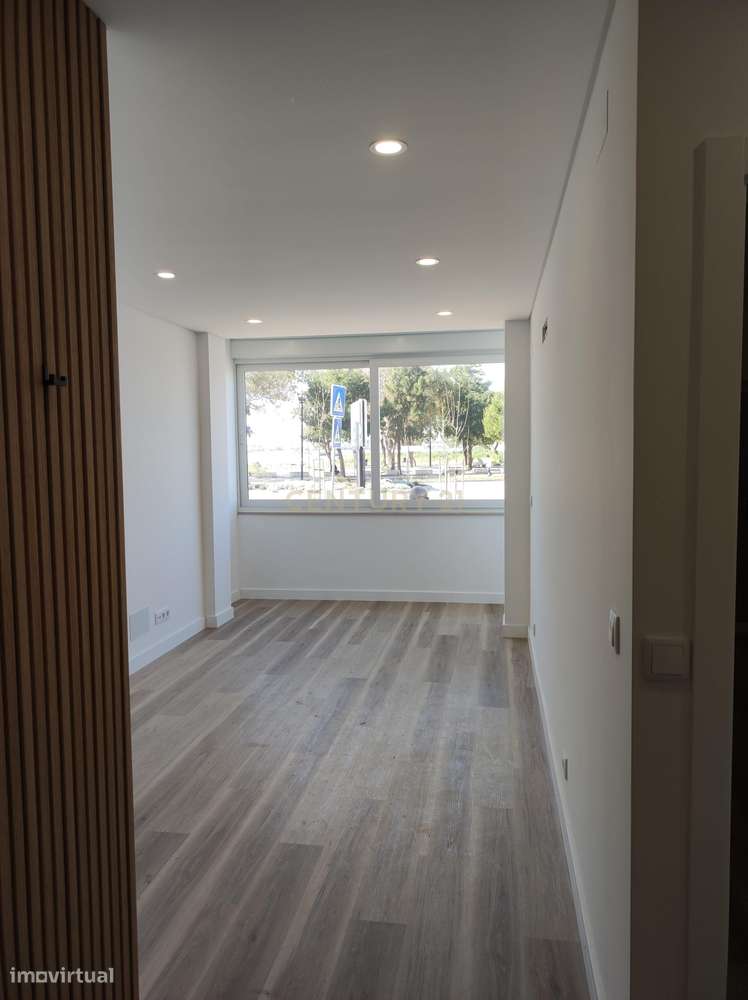 Apartamento Renovado com Vista para o Rio Barreiro - Grande imagem: 4/12