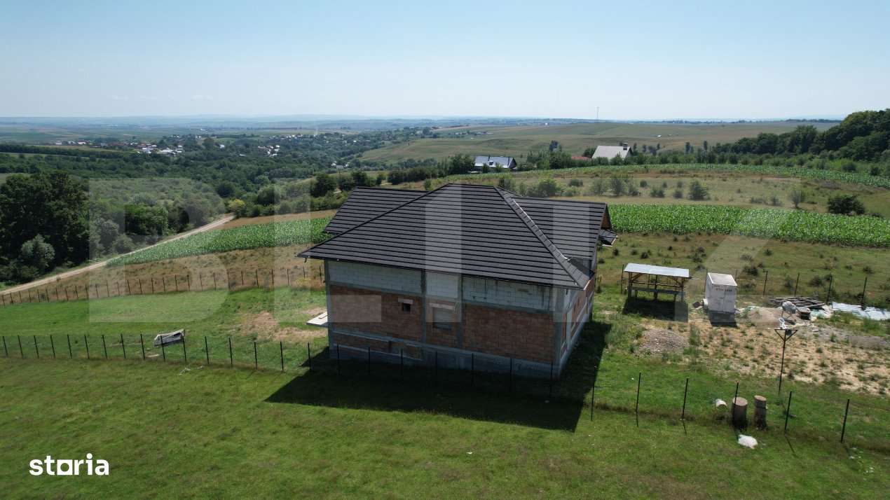 Pensiune la rosu, 370mp, Ciprian Porumbescu - Imagine principală: 4/9