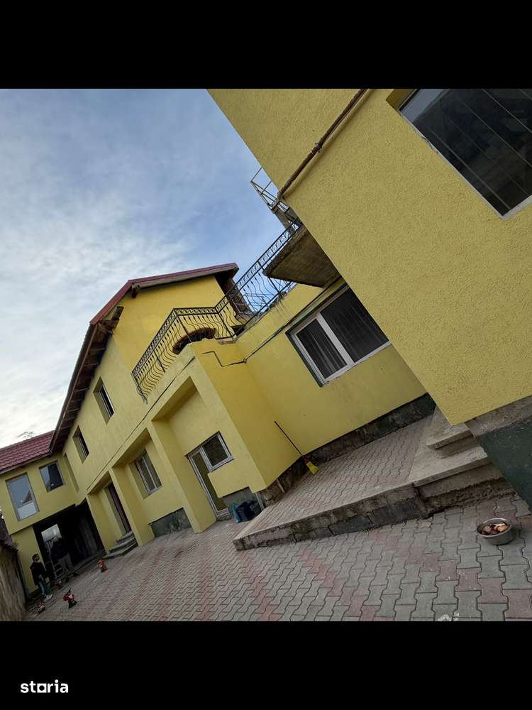 Casă cu 2 corpuri 475,5 mp Codlea-1