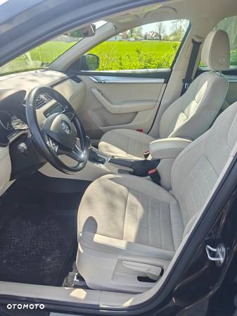 Skoda Octavia 2.0 TDI Elegance DSG - 10