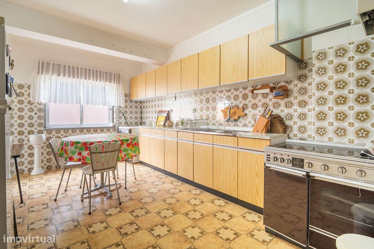 Apartamento T3 com Vista Cidade em Alverca Do Ribatejo .-6