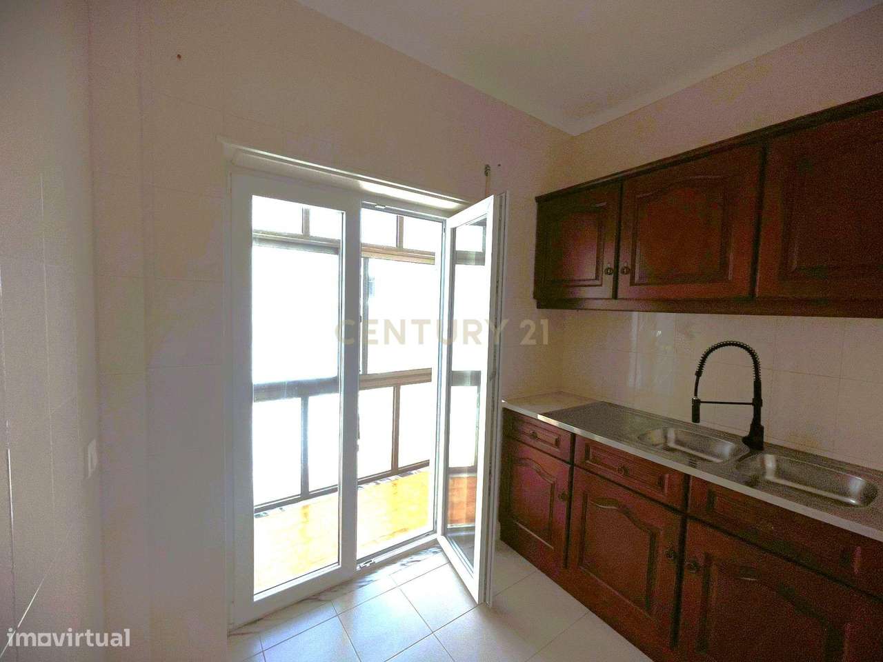 Apartamento T1 - Arrendamento - Centro da Cidade - Grande imagem: 3/15