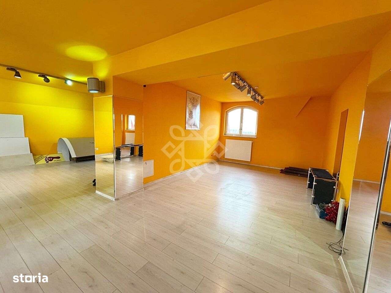 Spatiu comercial 200mp de inchiriat zona Oncea Etaj II - Imagine principală: 2/6