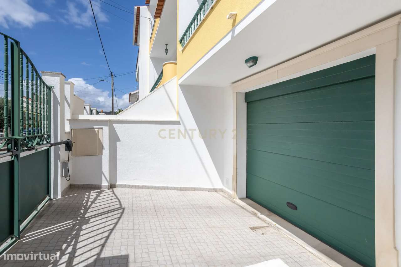 Moradia T3 c/Garagem 4 Viaturas - Foros de Amora-43