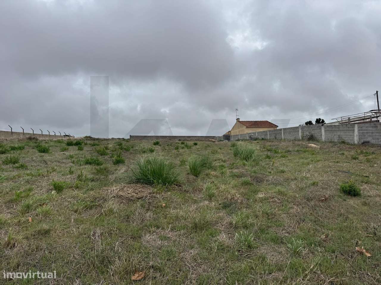Terreno Rústico 2.570 m2 — Com Água, Luz e Potencial para Armazém (700 - Grande imagem: 4/14