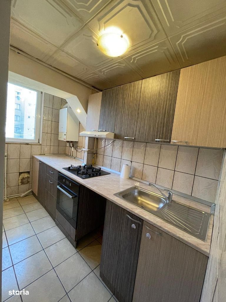 Vând apartament 2 camere în Deva, Zona. Gojdu- 37mp