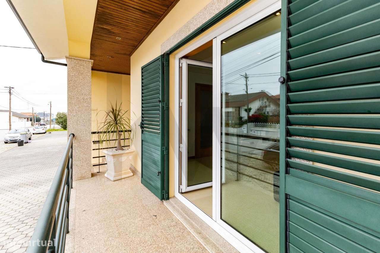 Excelente Moradia T4 em Argoncilhe | Garagem 4 Carros, Jardim e Vistas - Grande imagem: 5/31