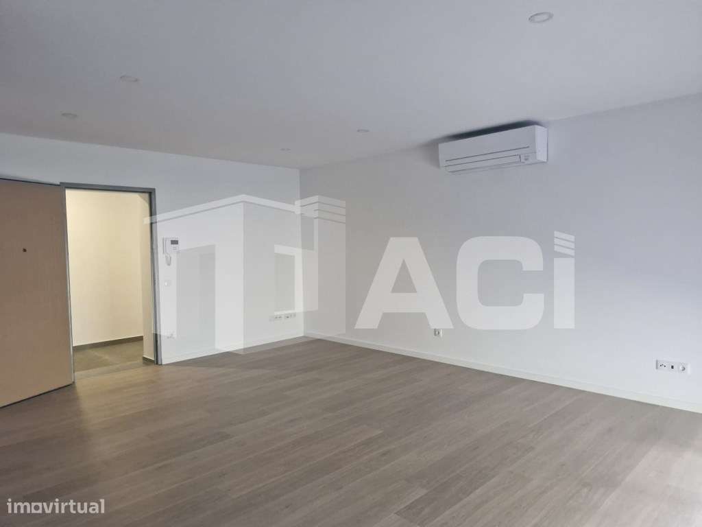 Magnifico apartamento T2 - ultimo andar - proximo hospital - Grande imagem: 3/21