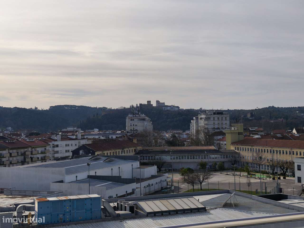 Apartamento T4 Novo c/ Garagem e um parque de Estacionamento-14