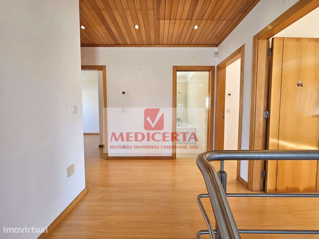 Algueirão - Moradia/Isolada T5 + Logradouro 350m² + Garagem-18