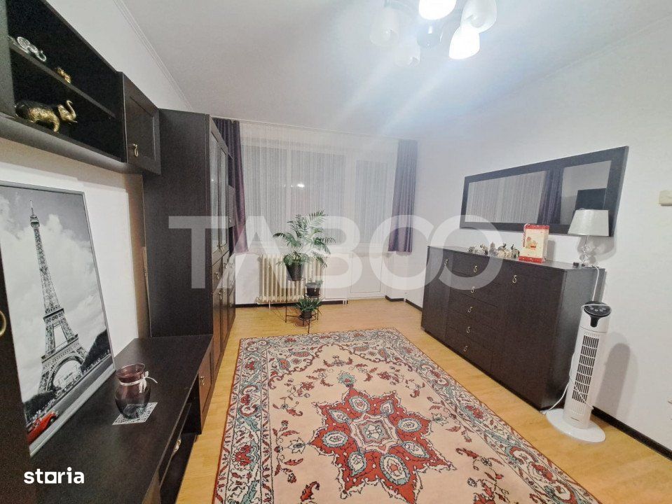 Apartament 3 camere decomandat cu balcon Mihai Viteazul