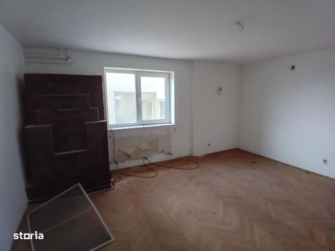 Casa cu piscina si teren in Tancabesti, str. Mihail Sadoveanu, Ilfov-1