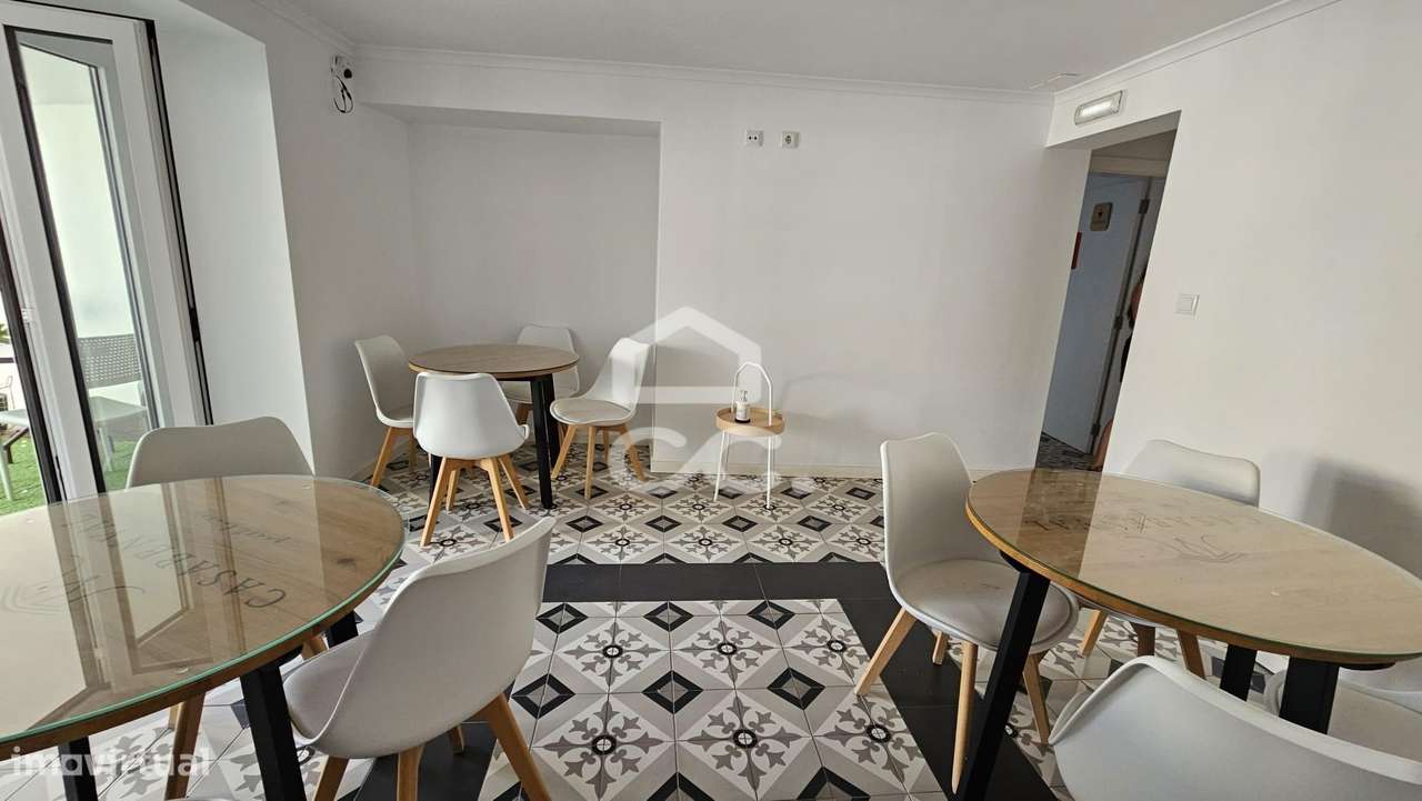 Alojamento com 10 quartos, pronto a rentabilizar, com obras recentes e-11