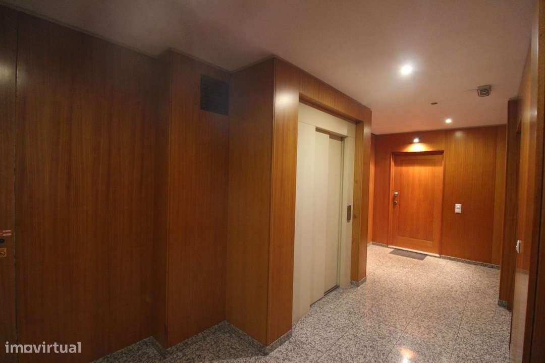 Apartamento T3 em São João de Ver com garagem fechada 3 viaturas-31