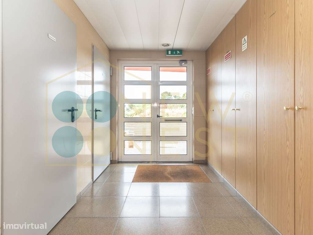 Apartamento T2 com elevador, parqueamento e arrecadação nas Manteig...-28