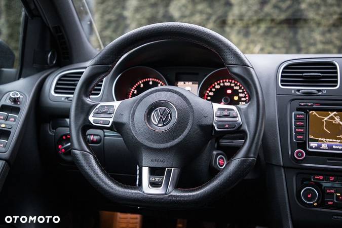 Volkswagen Golf VI 2.0 TSI GTI - 29