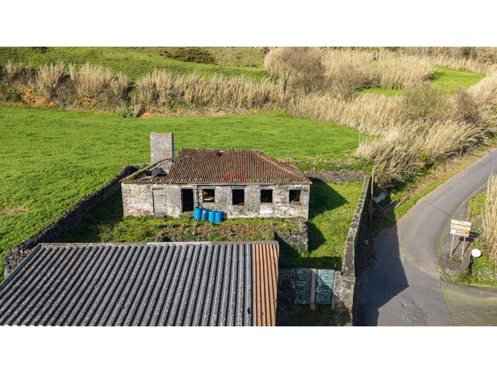 Produto Único, junto ao Porto e Farol da Ribeirinha, Ponta do Cintr...-11