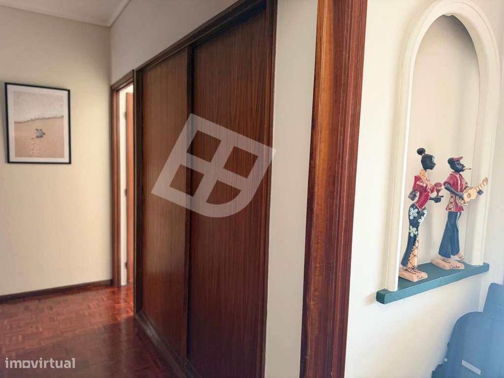 Apartamento T4 c/ Varanda - Av. Lourenço Peixinho-3
