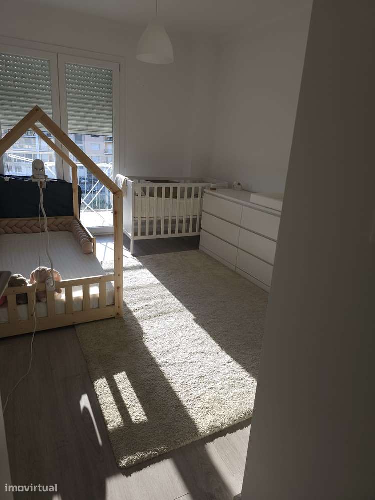 Apartamento T3 com varanda, ar condicionado e elevador-7