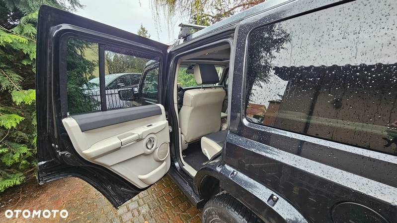 Jeep Commander 3.0 CRD Overland - 17