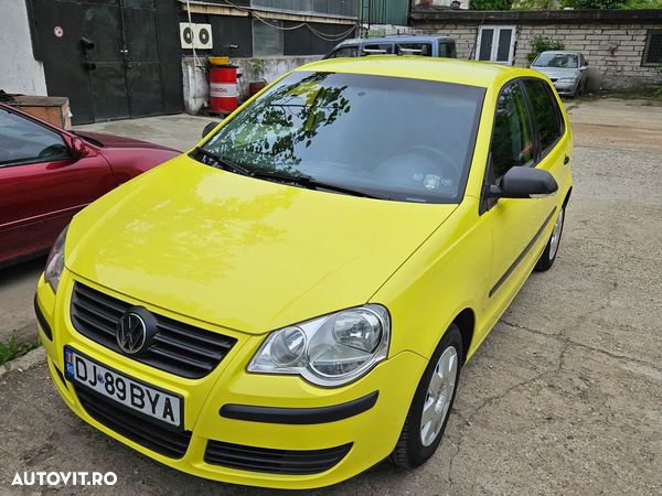 Volkswagen Polo 1.2 Attractive - 1