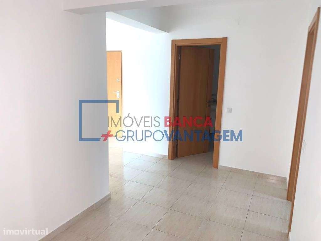 Apartamento T2 a 2 minutos da Estação de Comboios da Azambuja - Grande imagem: 4/13