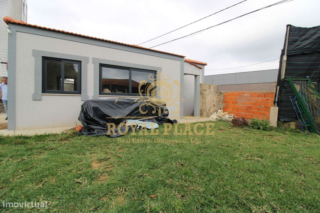 Moradia V2 Renovada com Anexo, Lourosa-10