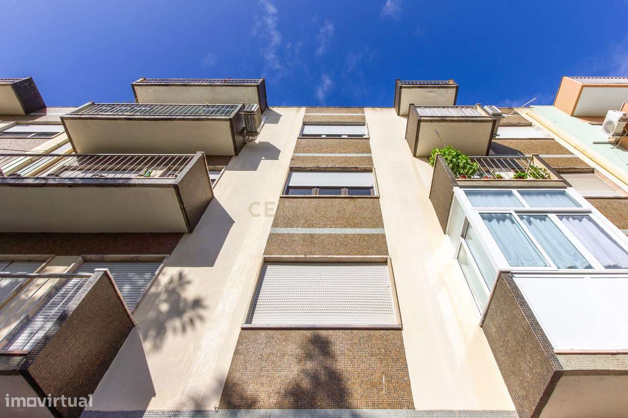 Apartamento originalmente T3, convertido em T2 (mas facilmente reversí-22
