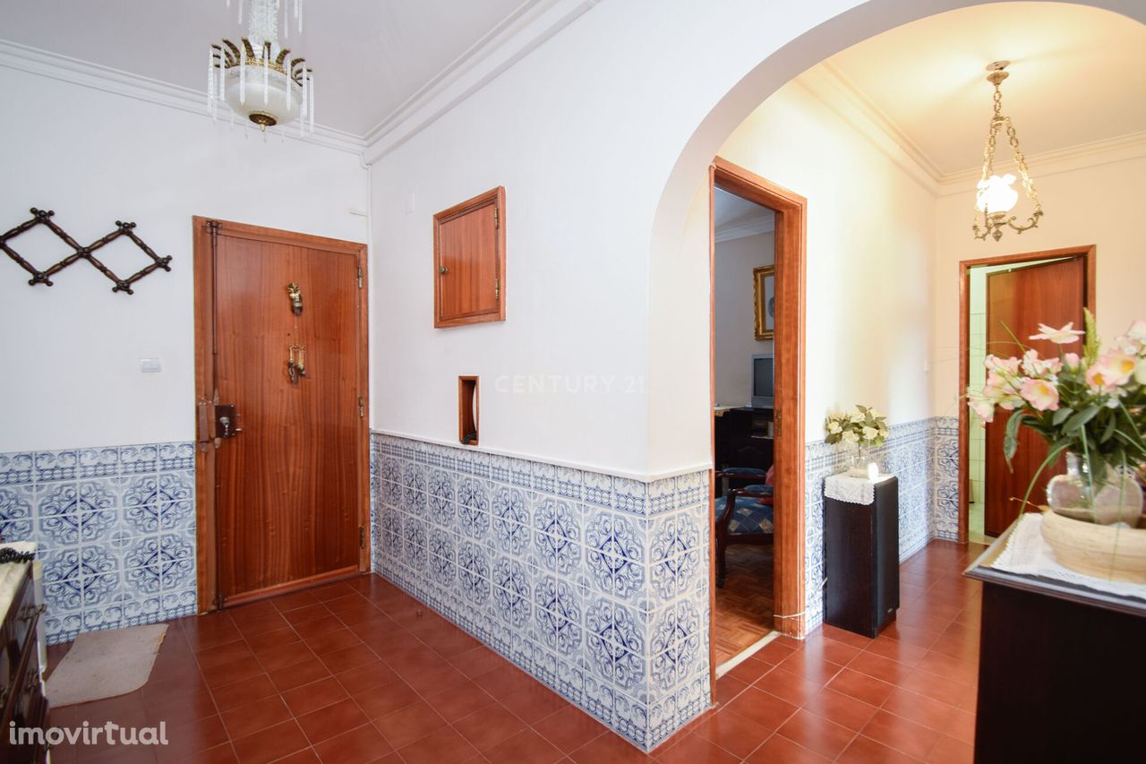 Apartamento T2 em Massamá - Queluz