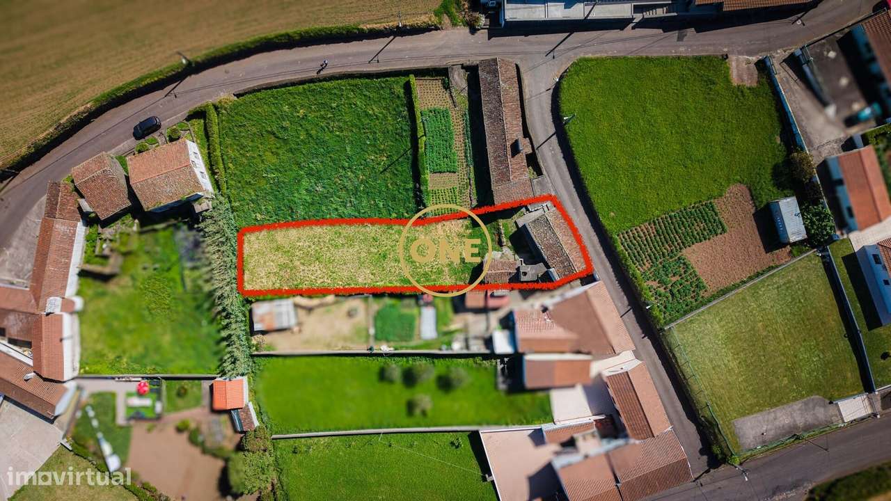 Moradia com Terreno e Potencial de Valorização | Lomba da Fazenda – No-14