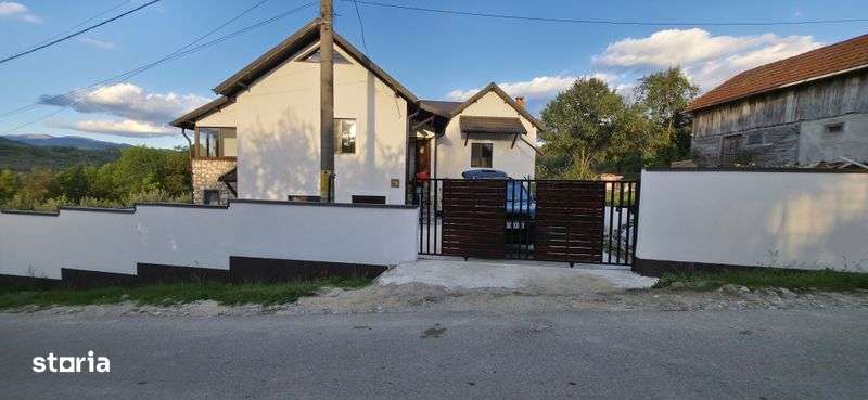 Casa deosebita in Valeni-Dambovita - Imagine principală: 4/8