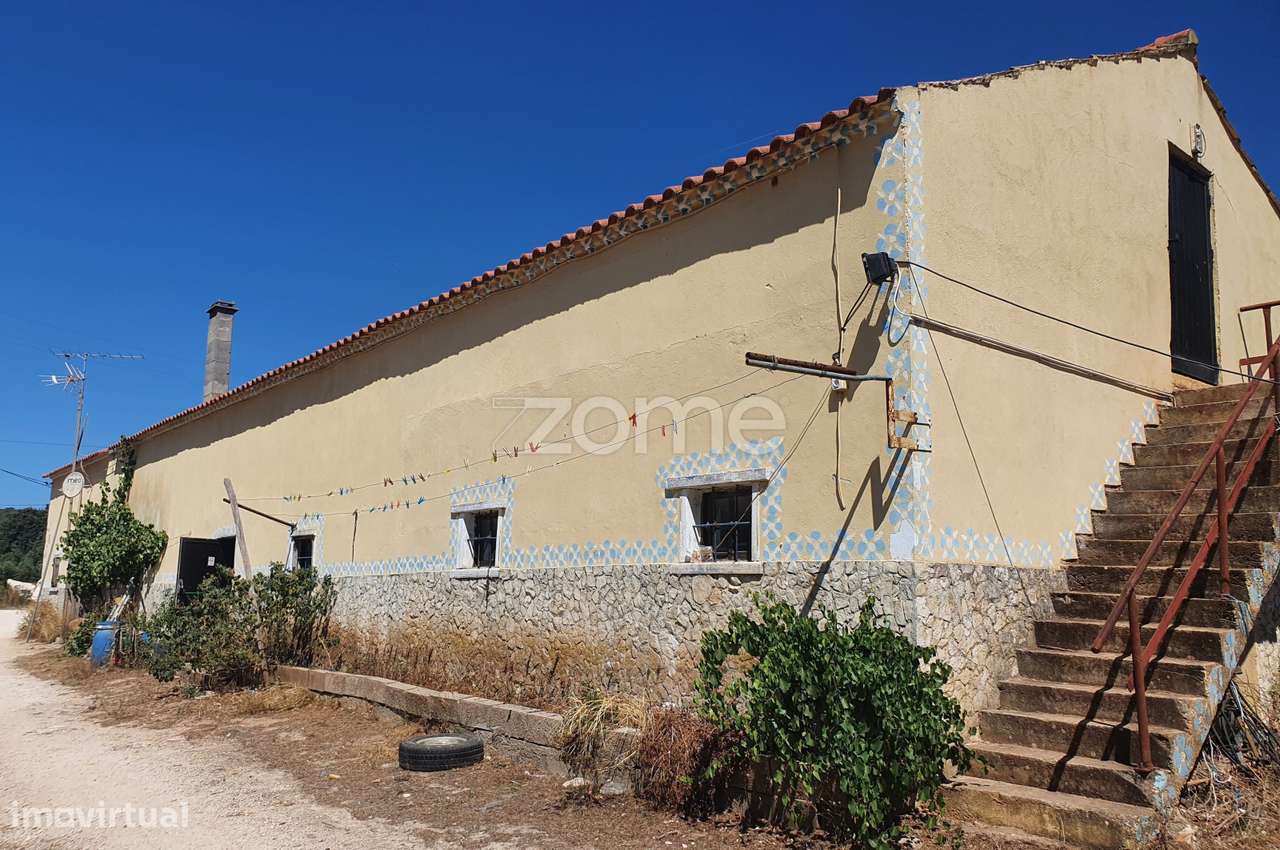 Moradia Isolada Com 10 Assoalhadas E Mais De 11000 M2