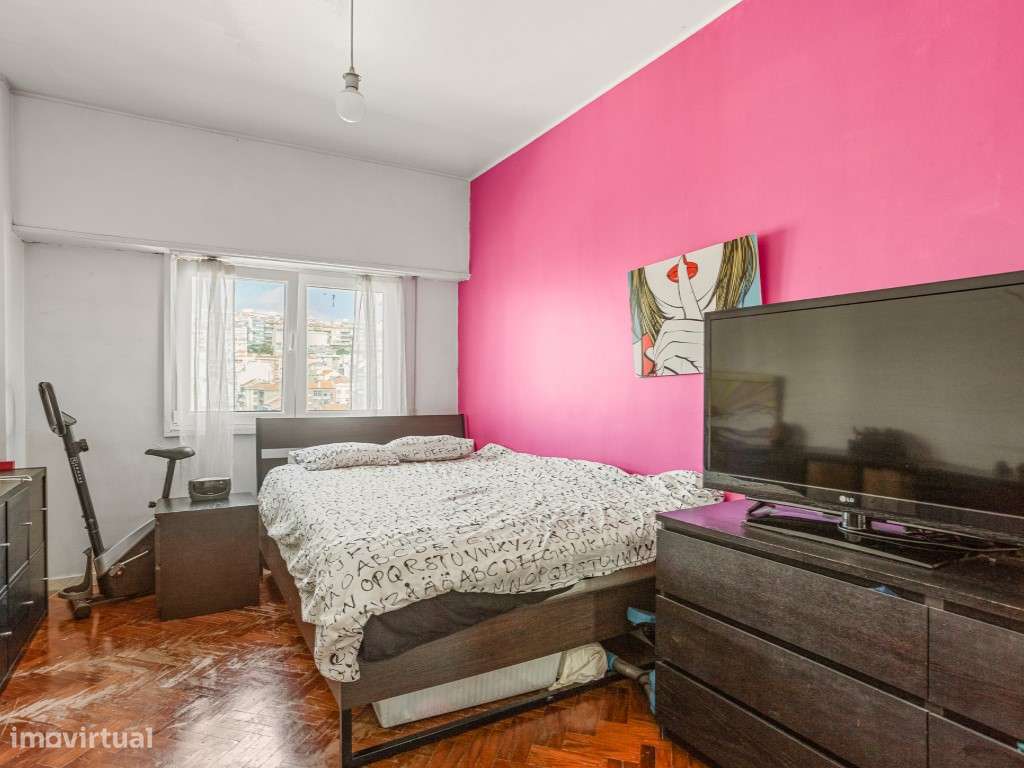 Excelente Apartamento T4 em MIraflores-29