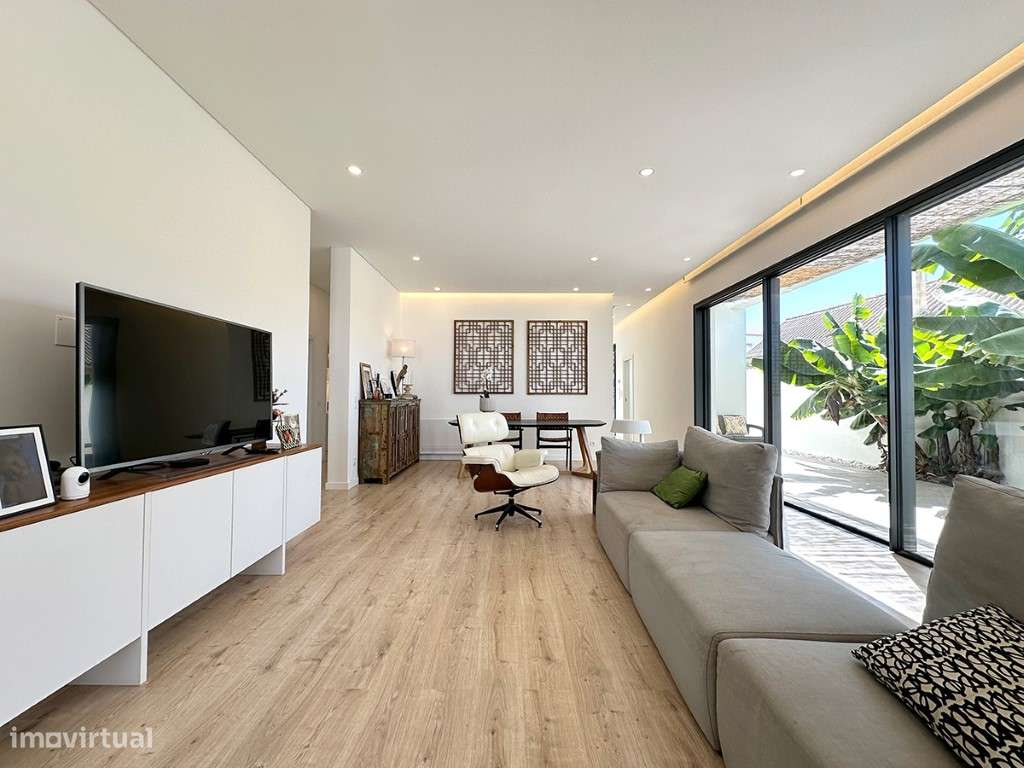 Linda moradia T3 praticamente nova a venda em Cabanas - Grande imagem: 4/41