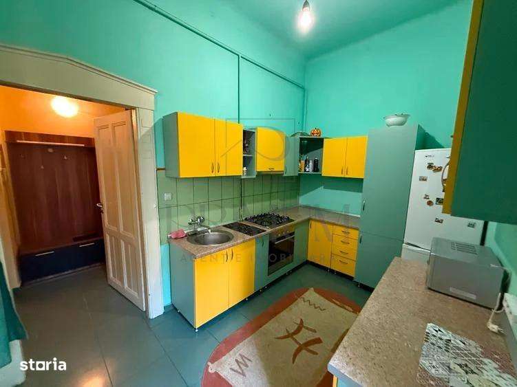 Medicina- 2 camere, centrala termica, etaj 1, zona excelenta - Imagine principală: 5/9