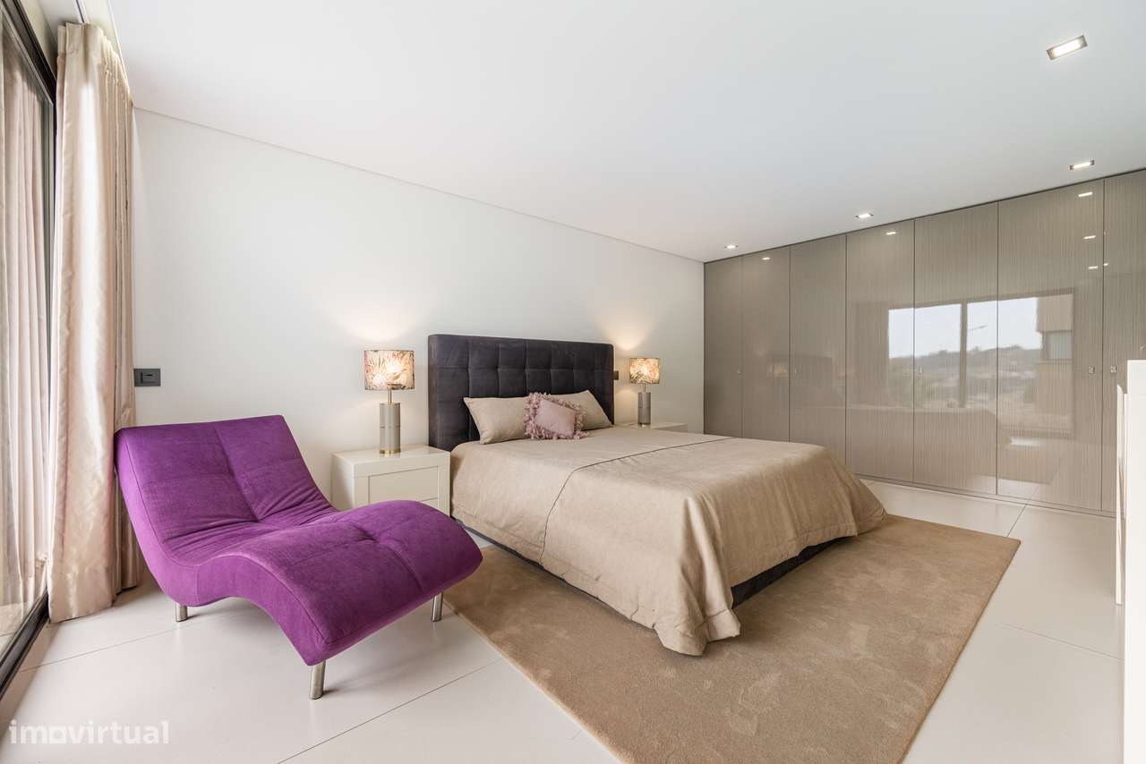 Moradia T4 com Rooftop Panorâmico e Piscina Privativa em GUIMARÃES-34