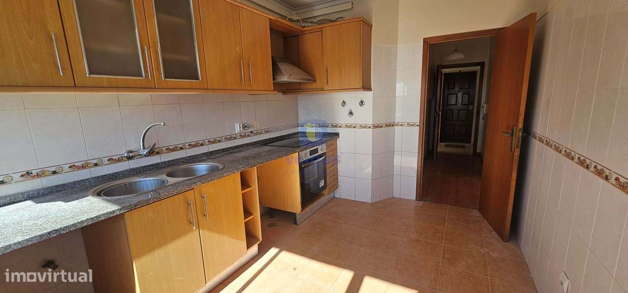 Apartamento T2 com Varanda em Queluz – Excelente Oportunidade! - Grande imagem: 4/25