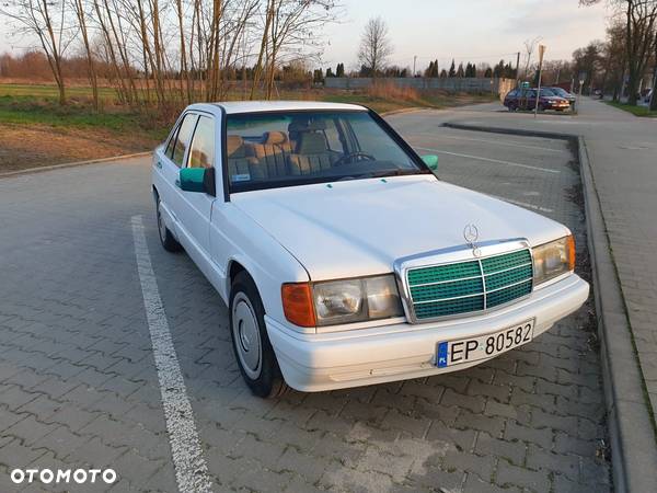 Mercedes-Benz W201 (190) - 3