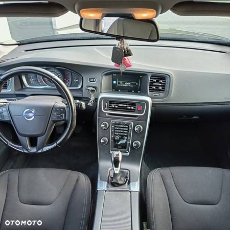 Volvo V60 D2 Drive-E Dynamic Edition (Kinetic) - 9