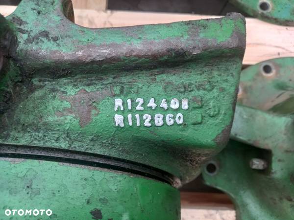 Zwrotnica piasta przednia lewa prawa John Deere 7600 7800 - 3