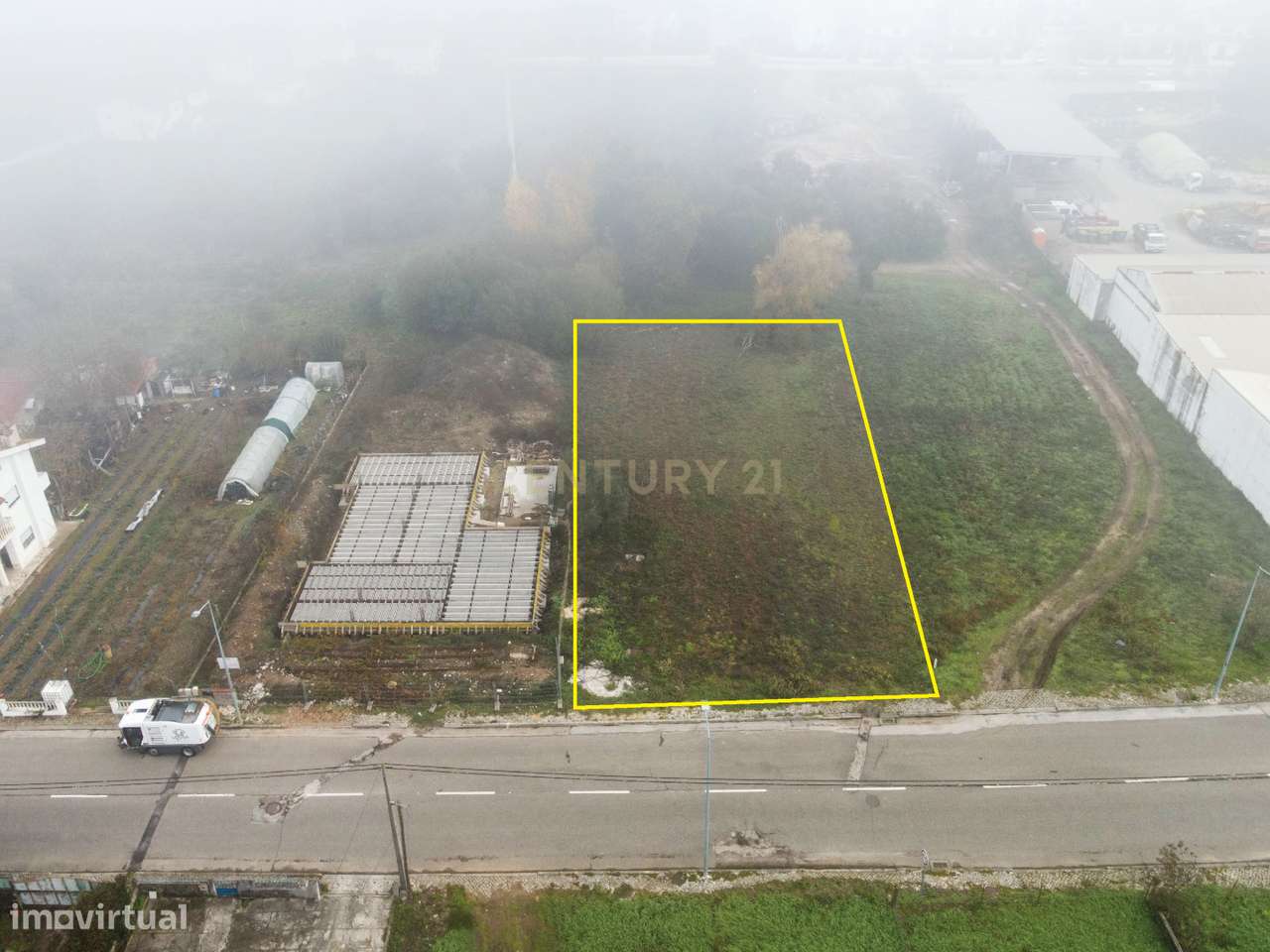 Lote de Terreno - C/ Projeto aprovado para moradia T3-22