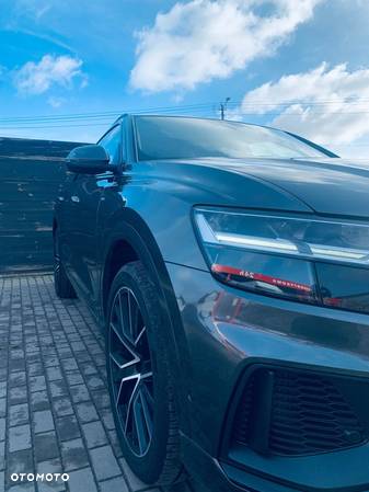 Audi Q8 - 10