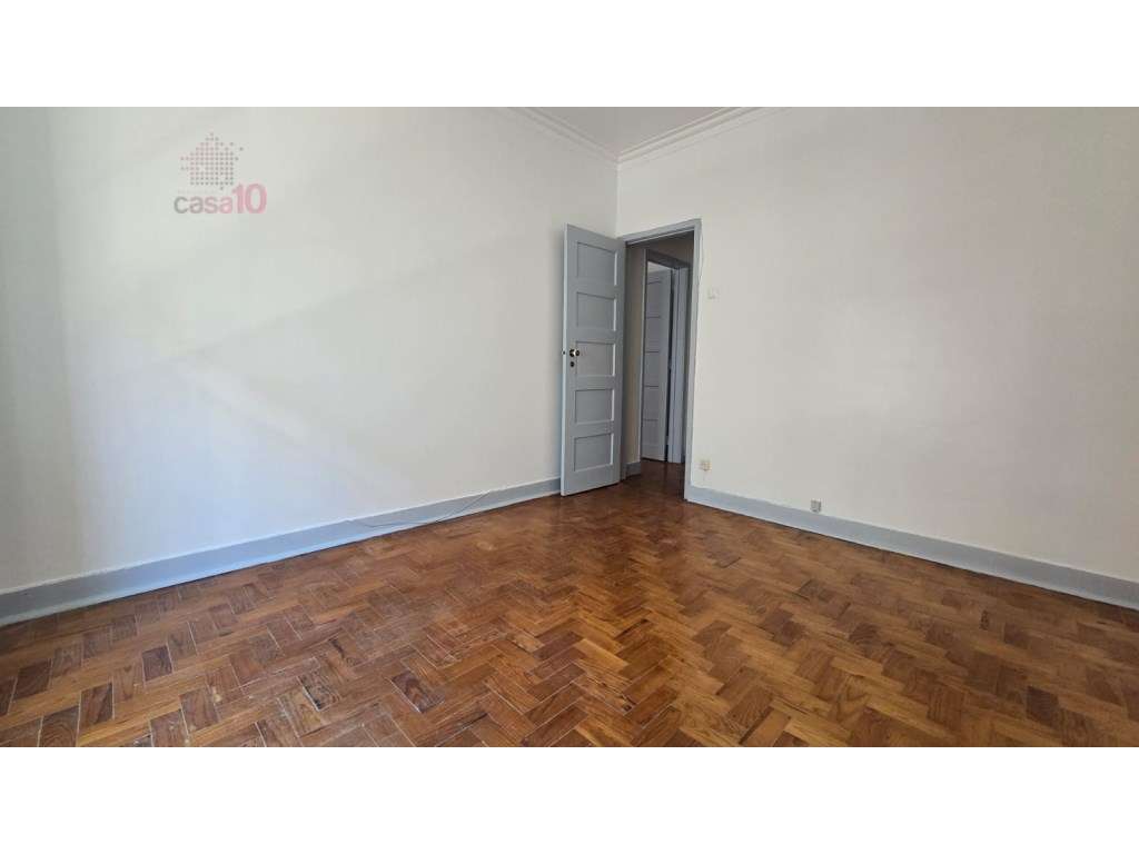 Apartamento T2, com varanda, para arrendar em Moscavide - Grande imagem: 4/20