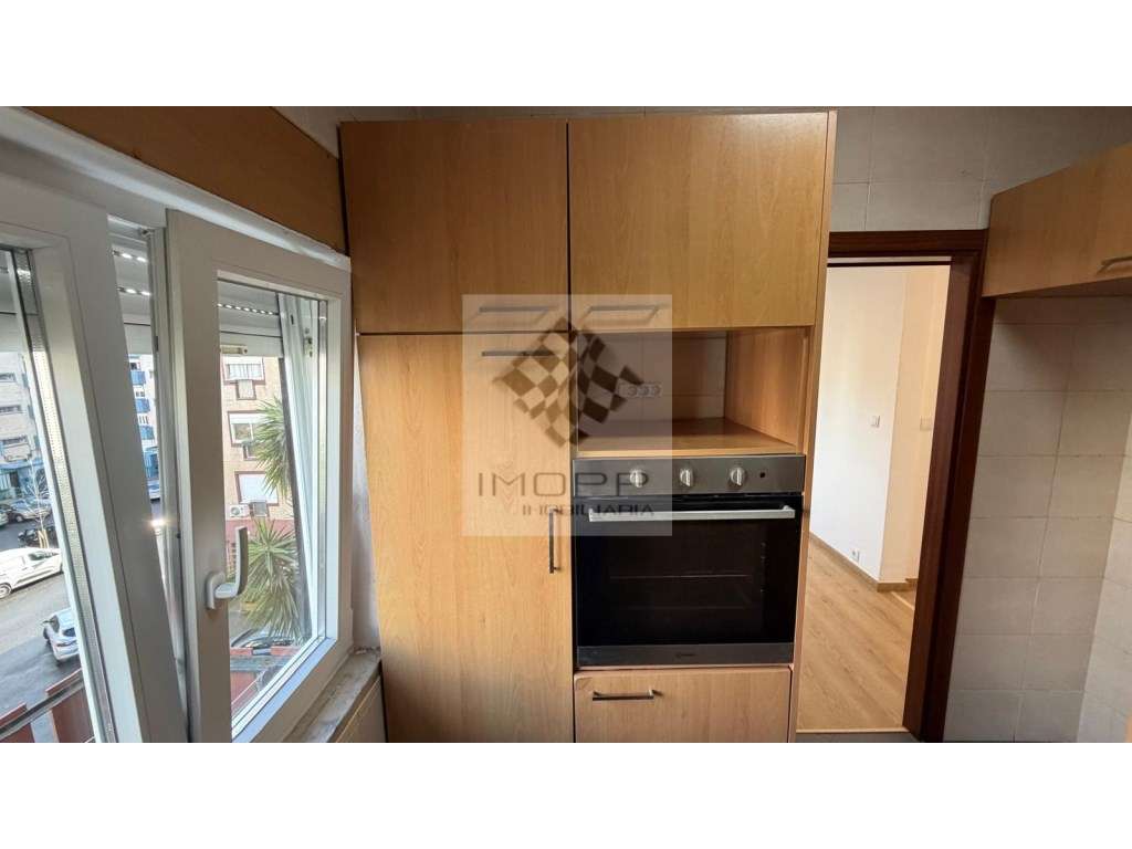 Reservado - Excelente T3 renovado nos Olivais-8