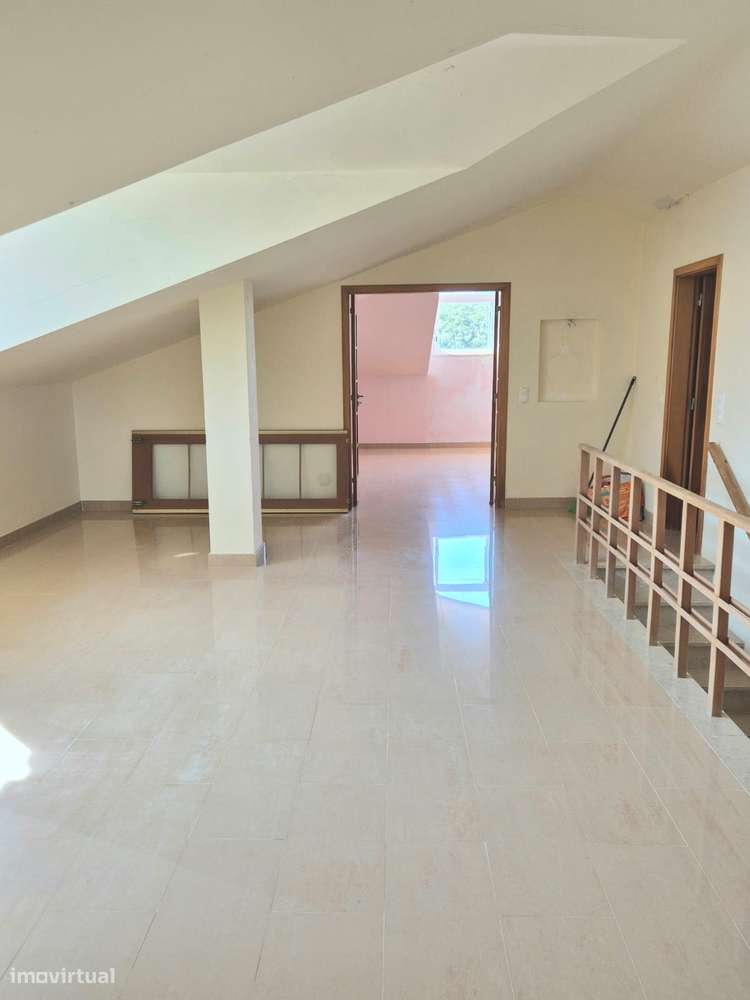 Moradia T5 em Bispeira, Sobral de Monte Agraço-56