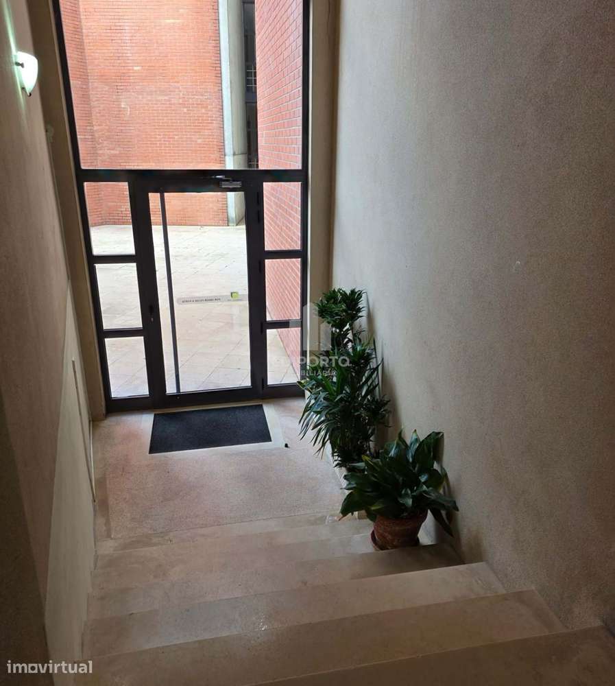 Apartamento T3 com garagem e arrumos em Matosinhos/Perafita-18